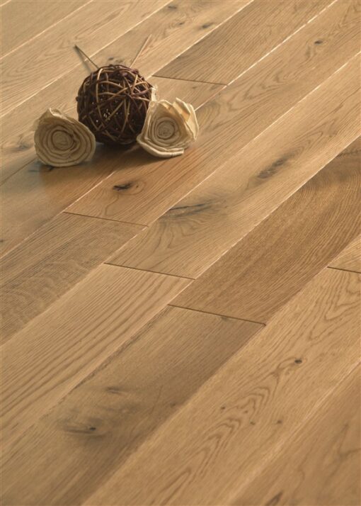 Cottage Solid Oak Lacquered Flooring 18 x 120 mm (£38.40m2, 2.112m2 in pack)