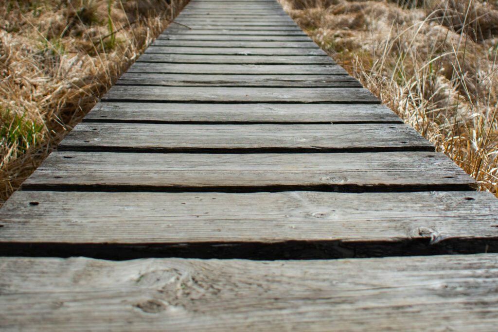 how to lay garden sleepers?